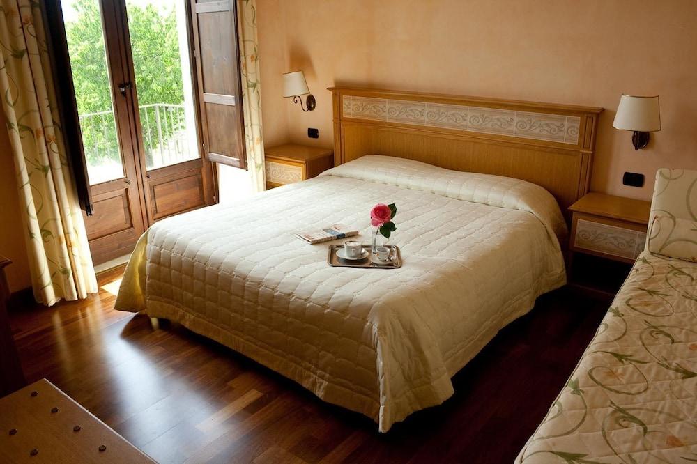 La Rosa Nel Bicchiere