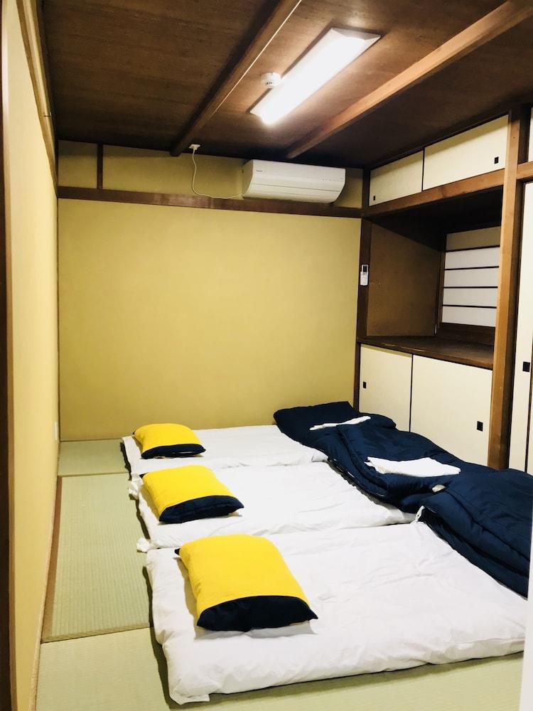 ONE Hostel&Standing Bar