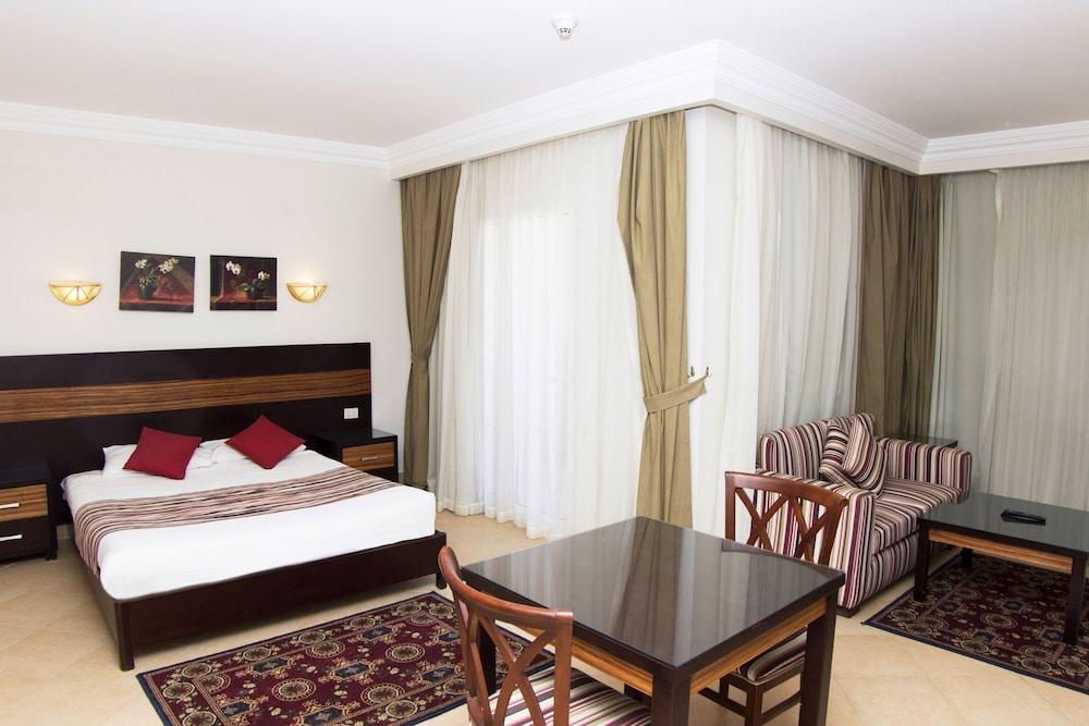 Pyramisa Sunset Pearl Apartments