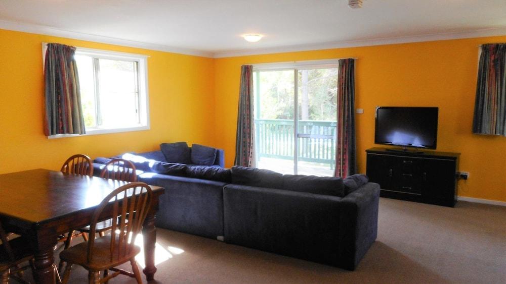 Sunseekers at Hat Head