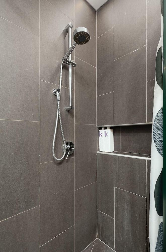 Stunning Designer Newtown Pad H394