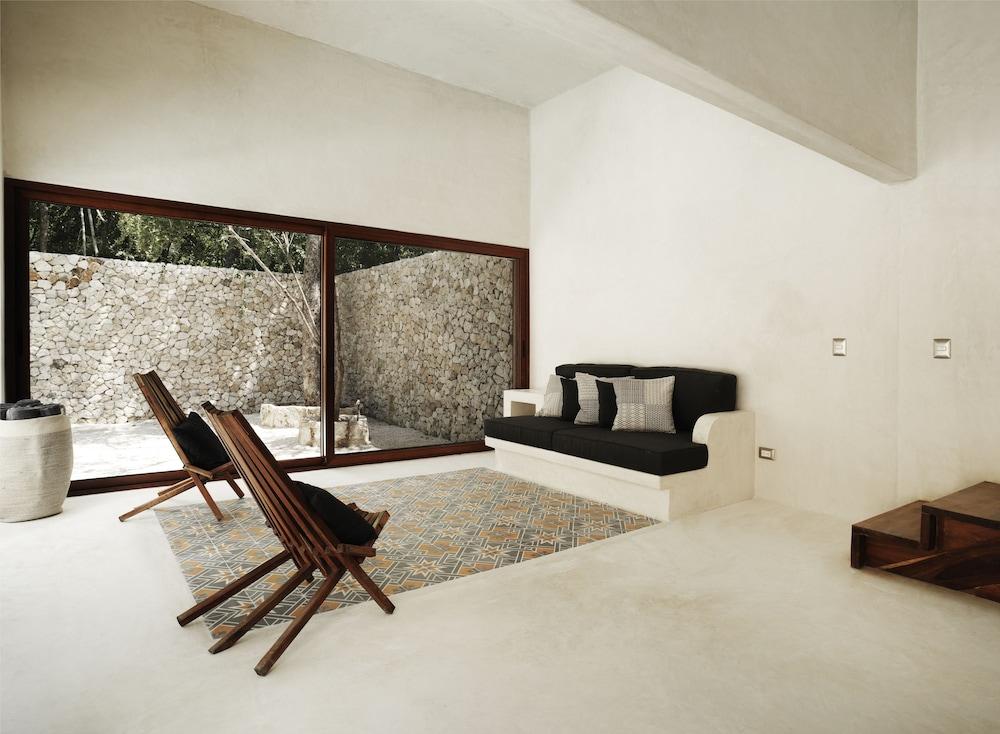 The Mayan Jungle House