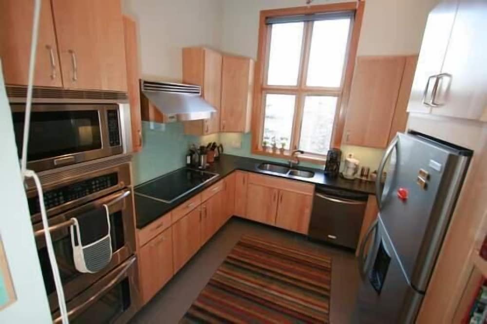 Condo with Vaulted Ceiling & Spectacular Mountain Views by RedAwning