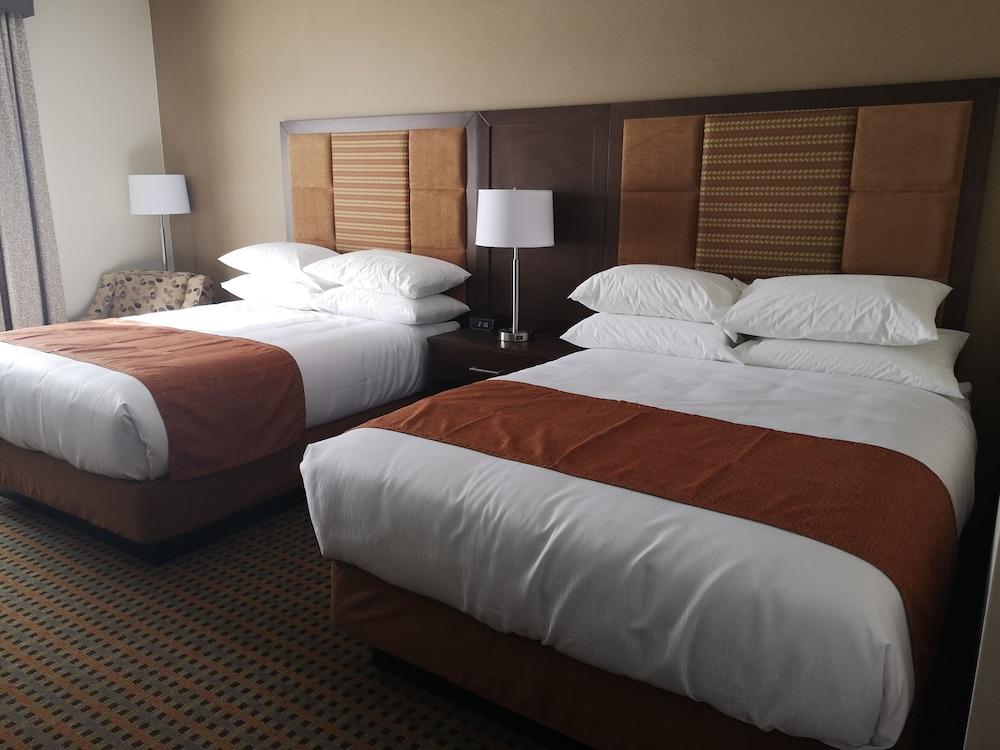 Best Western Plus Hinton Inn & Suites