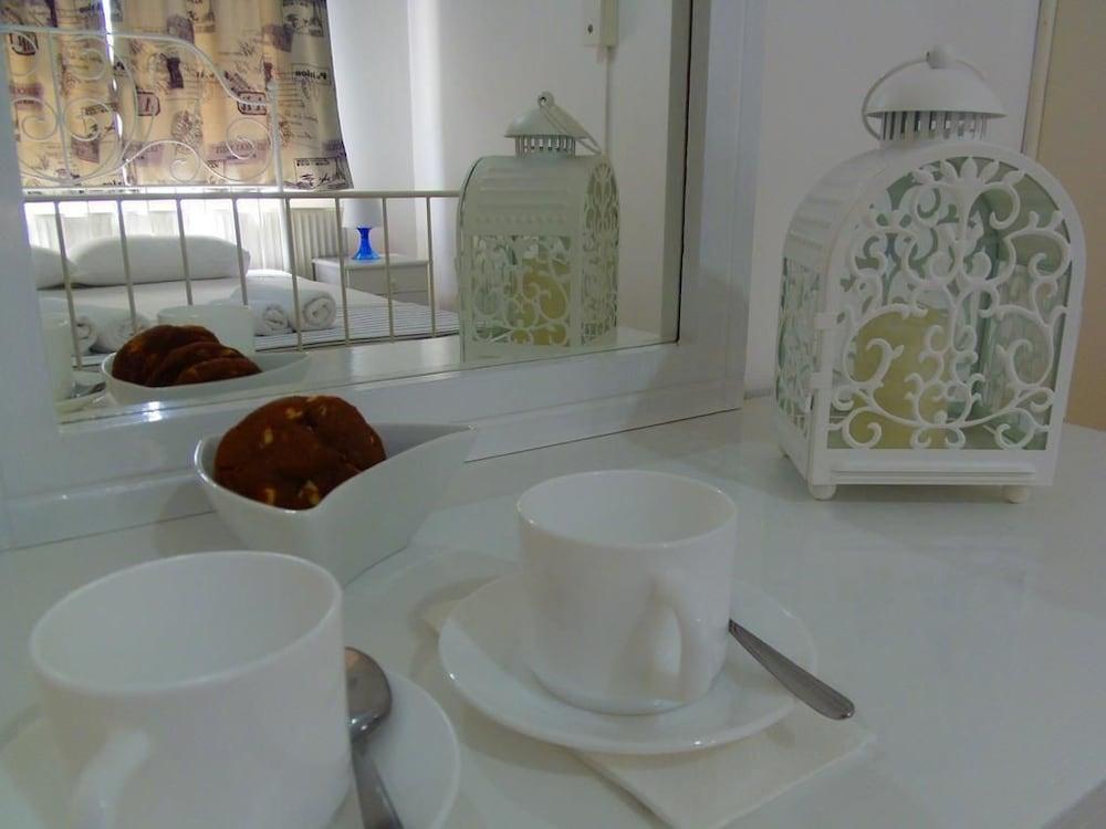 Light & Blue Gardens Apartments