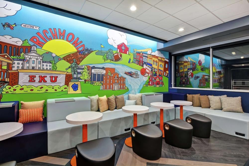 Tru by Hilton Richmond