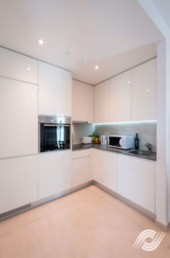 Bentley Holiday Apartments - West One