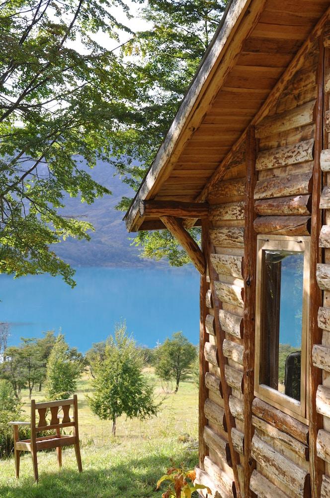 Mallin Colorado Ecolodge