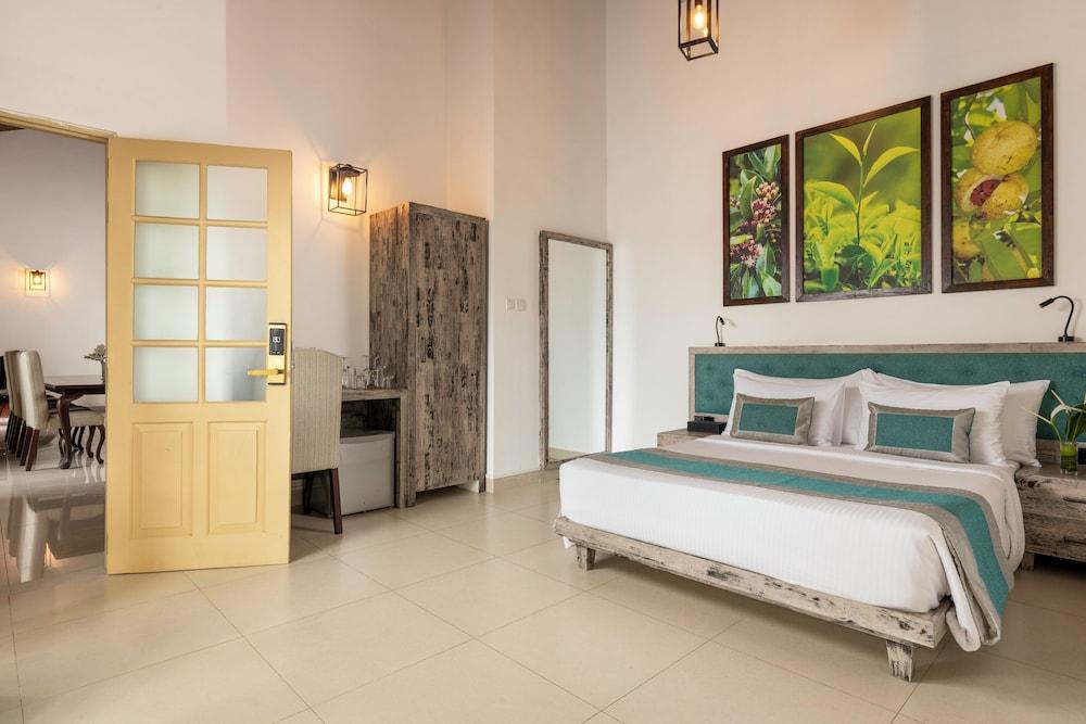 Simpson's Forest Hotel