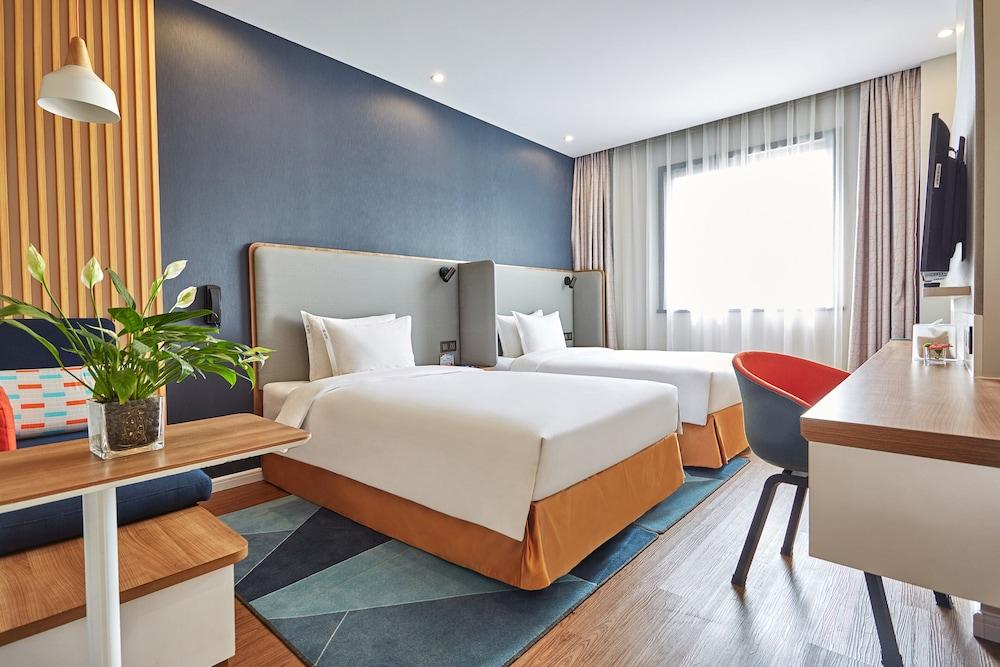 Holiday Inn Express Nanjing Xuanwu Lake by IHG