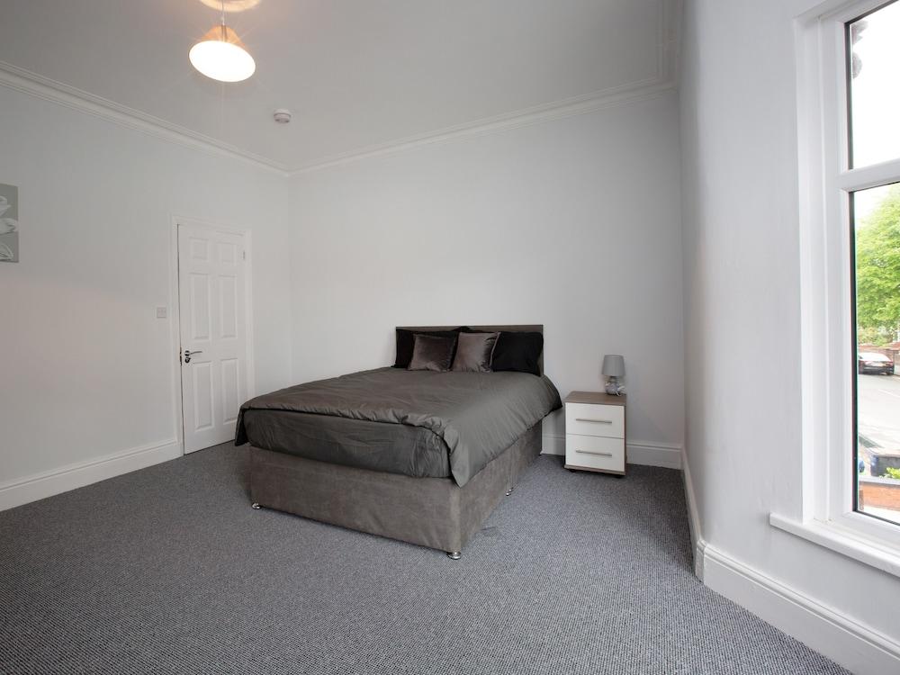 Crewe Rooms Ruskin Road