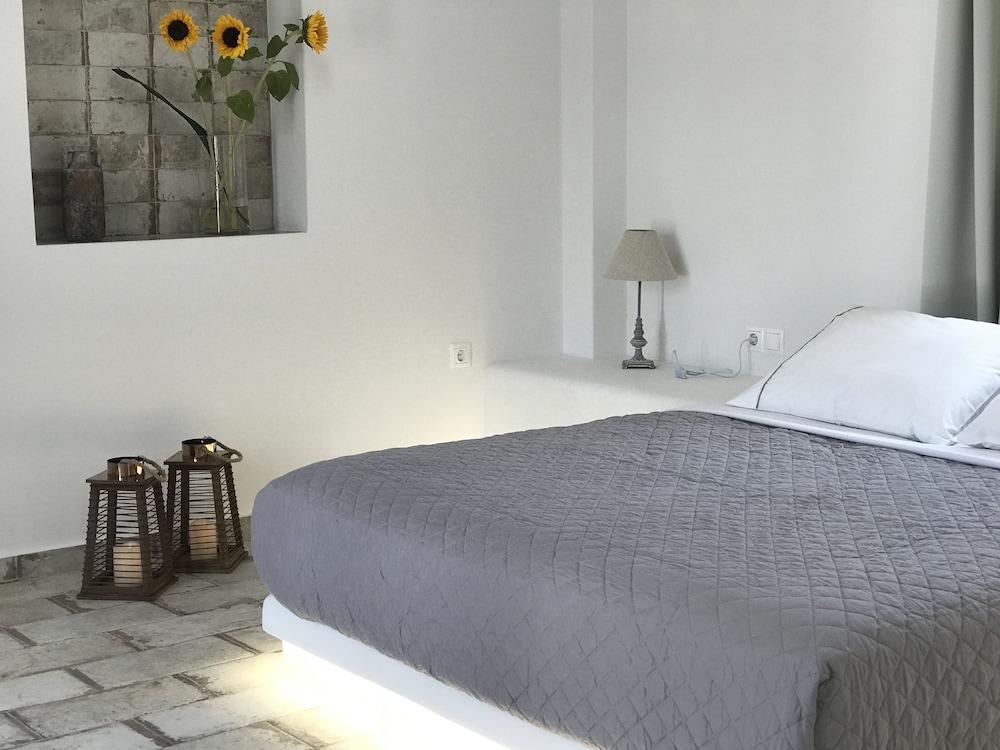 Elia Residences Santorini