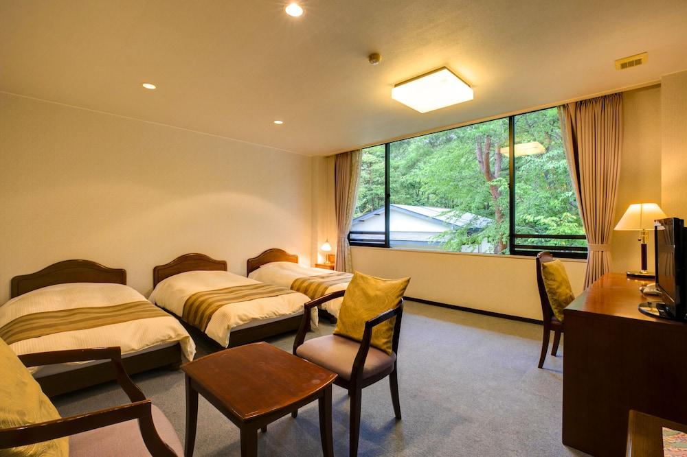 Nikko Toshogu Koyoen