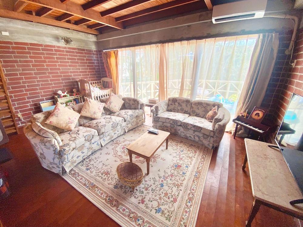 Okinawa starry forest cottage