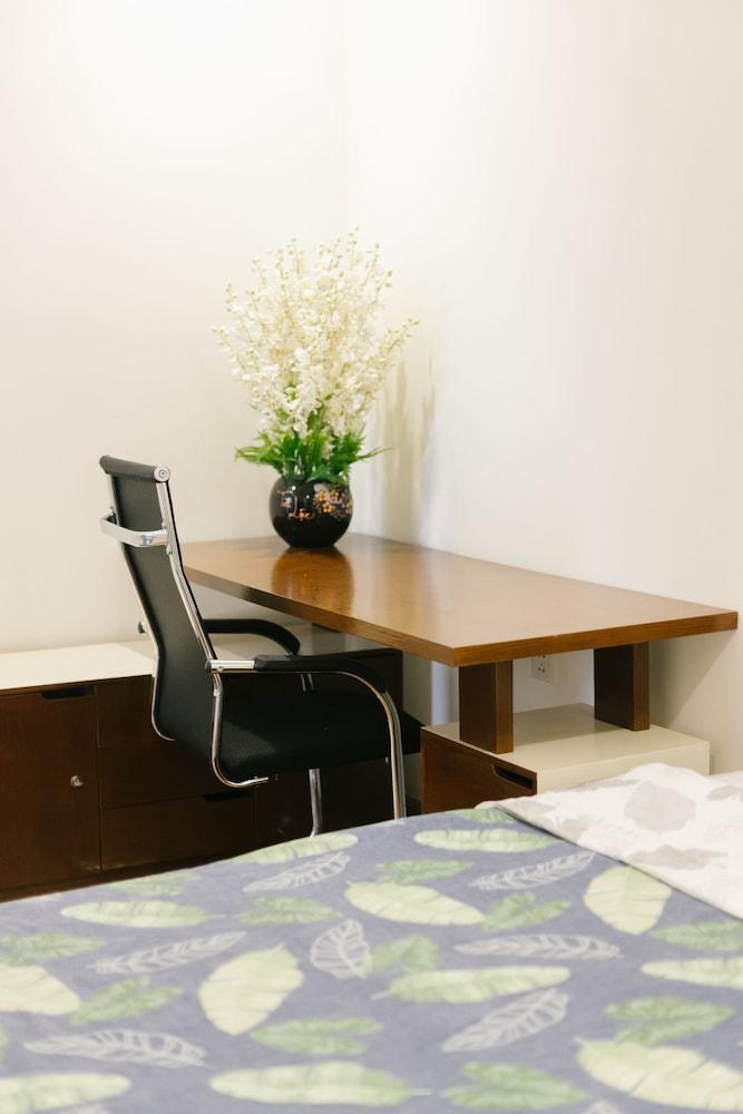 The March House No.1