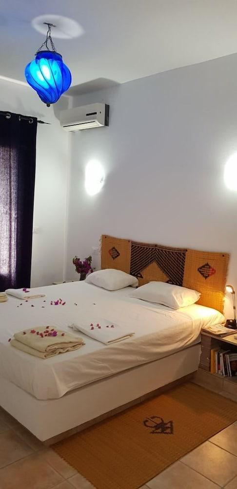 Yasmine Maamoura Beach