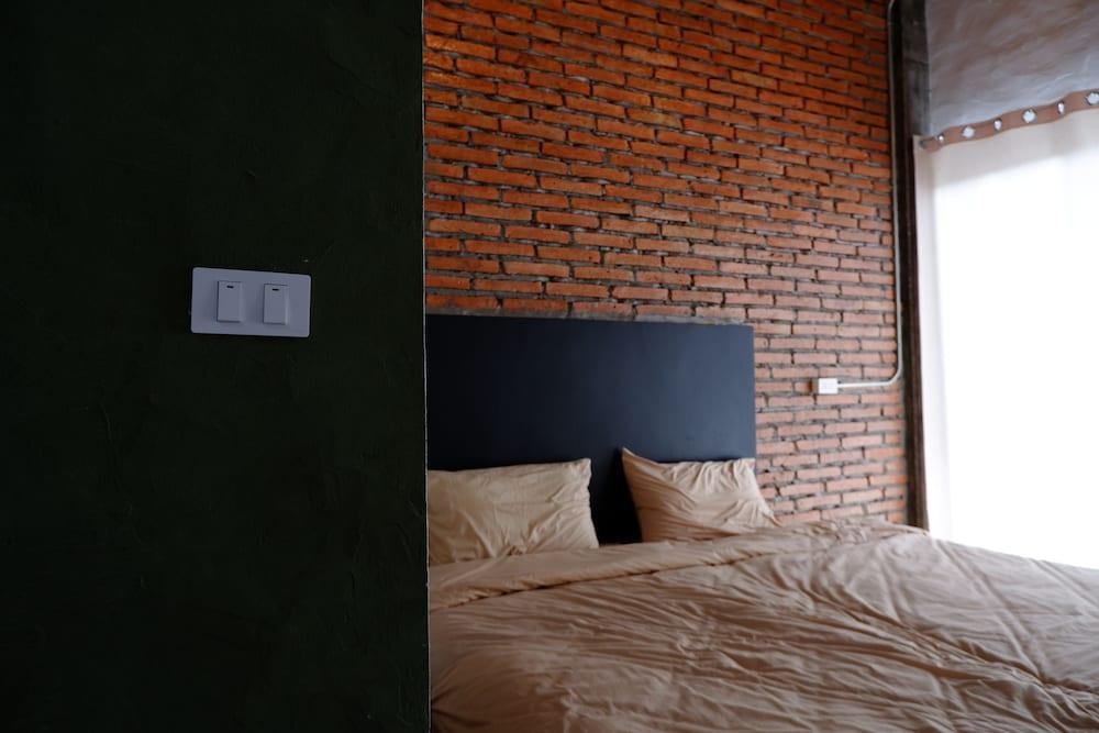 Black Elephant Boutique