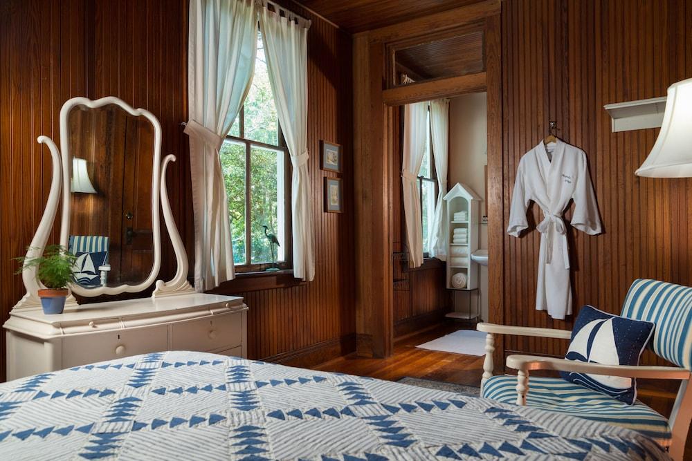 Magnolia Springs B&B