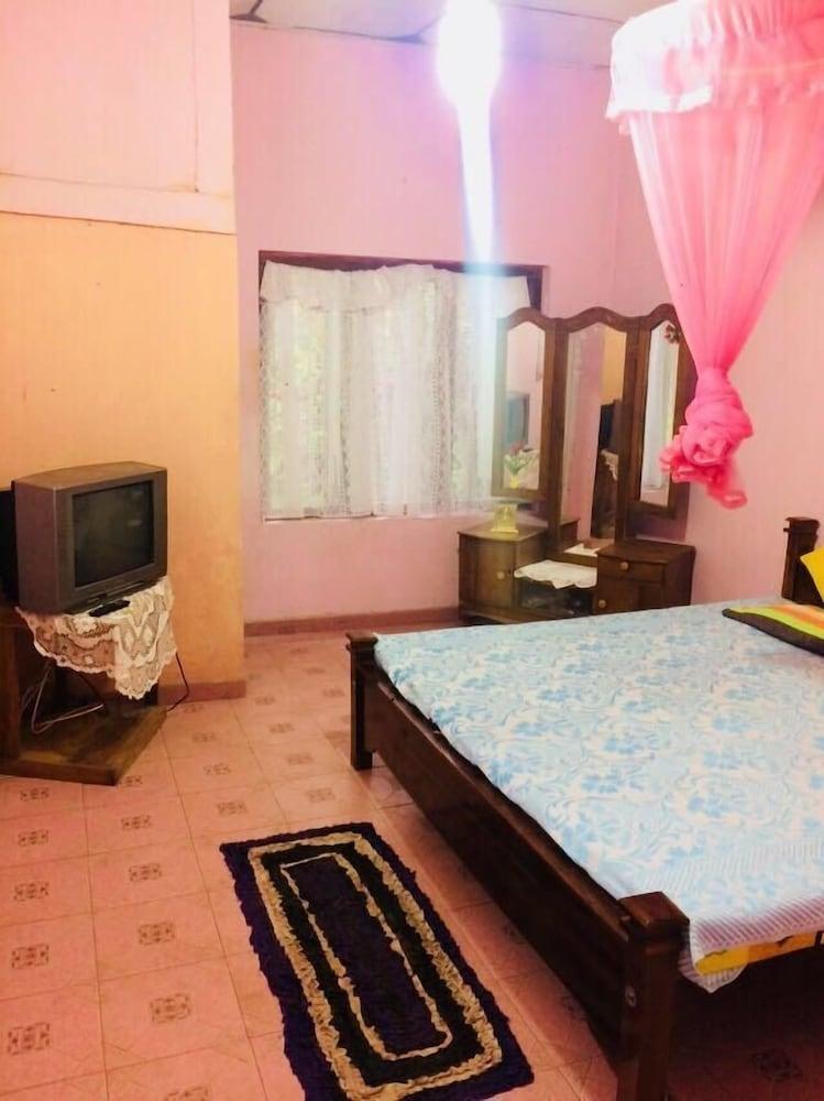 Knuckles Range - Aruni Villa