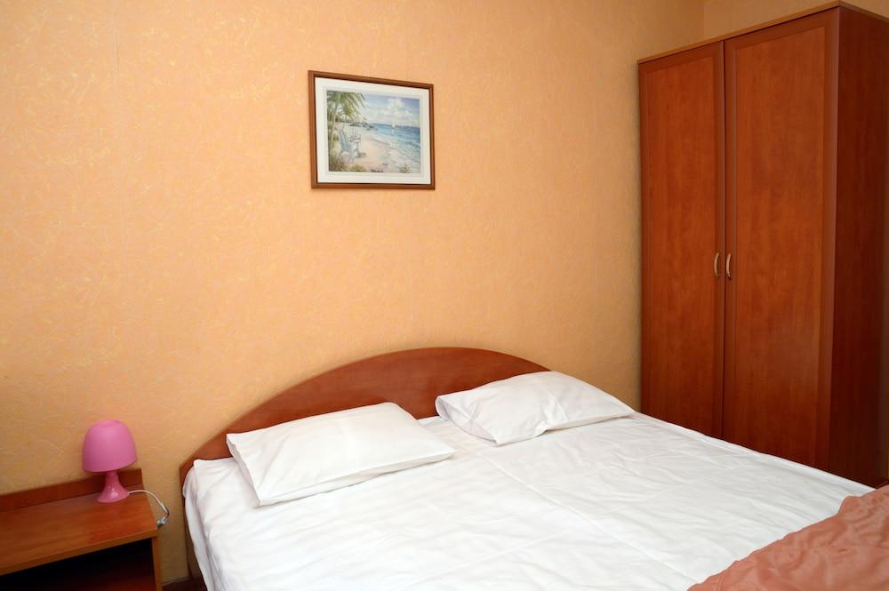 Lefortovskiy Most Hotel