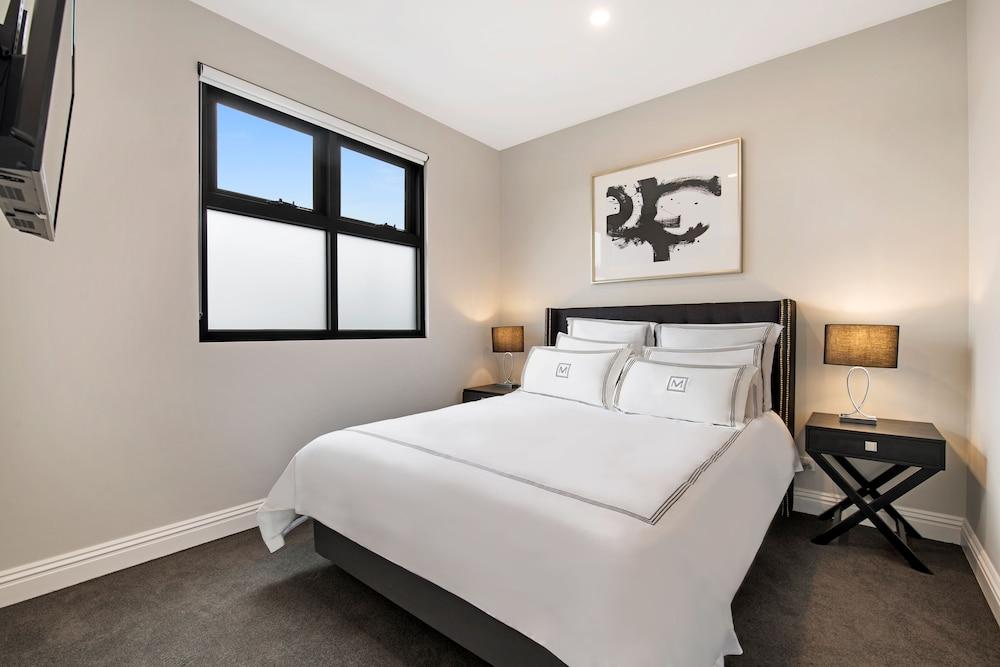 Manhattan Apartments - Caulfield North