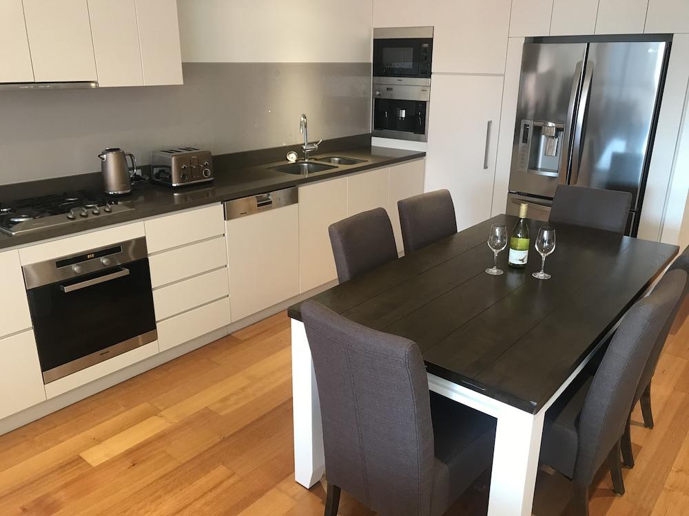 Executive 2 Bedroom Wollongong Apartment