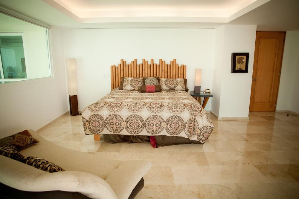 Shangri La Penthouses by Cheap Getaway