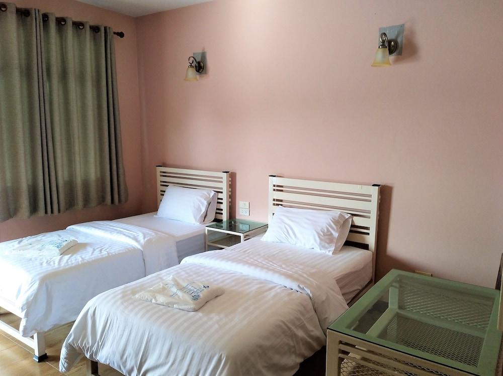 Pirom Lake And Resort