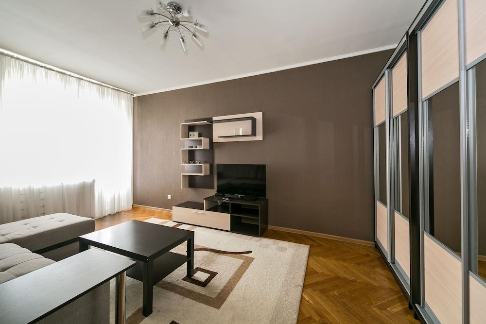 MaxRealty24 Chernyakhovskogo 3