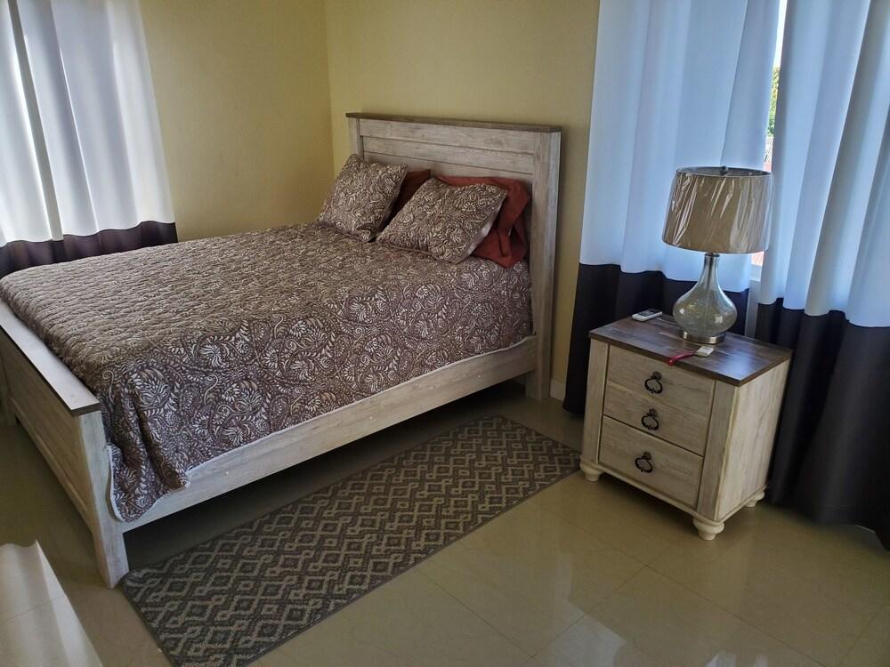 Rochester Modern Chic Apartment