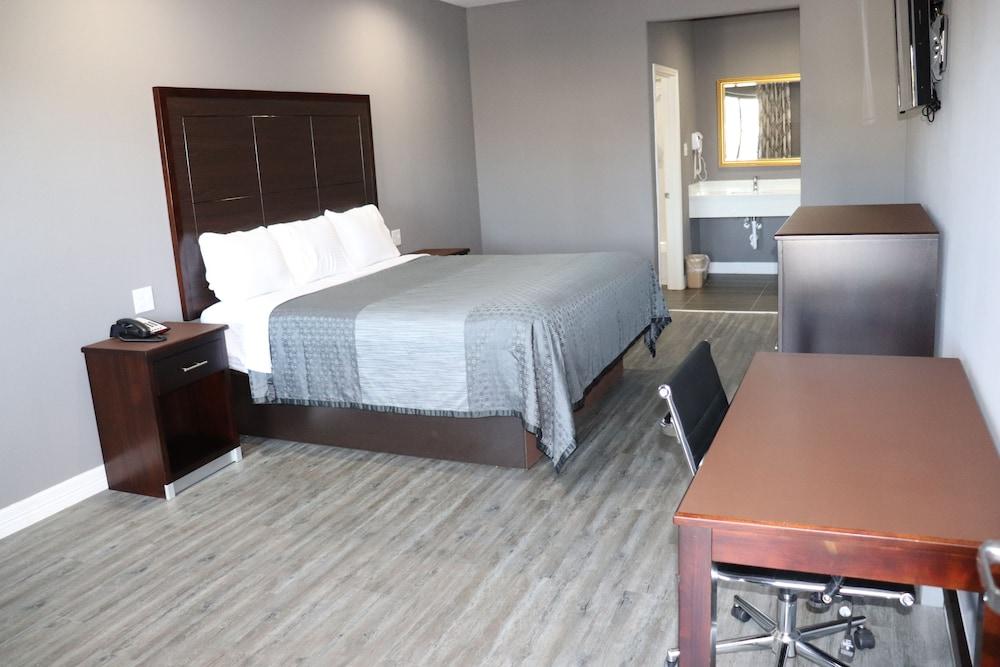 Atlantis Inn and Suites