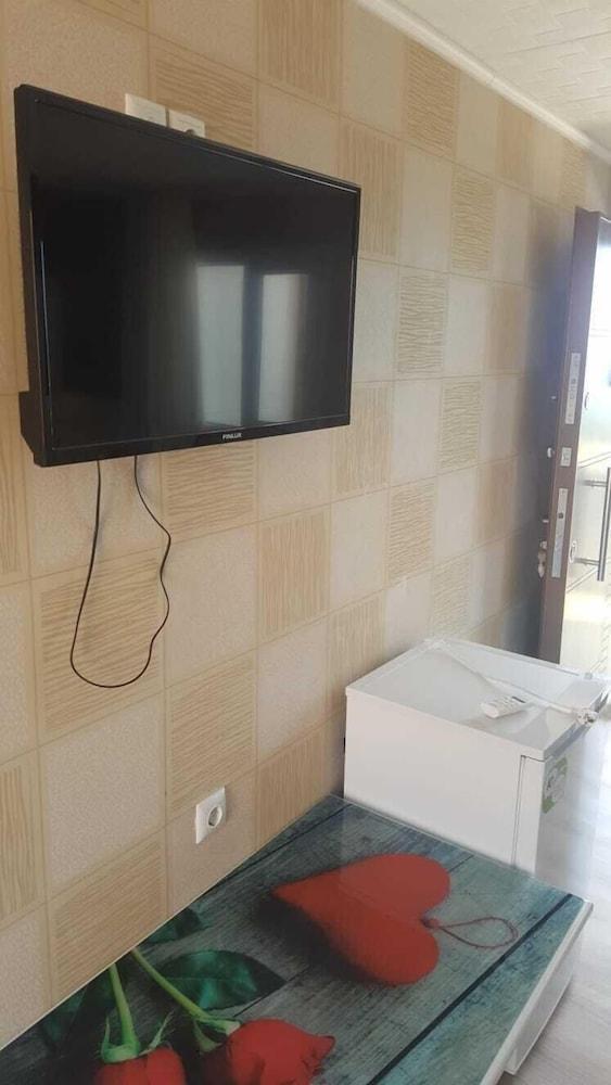 Bobus Restaurant & Bungalow