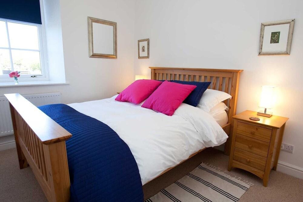 Port Charlotte Holidays