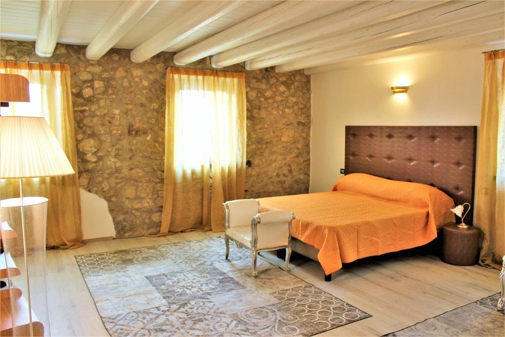 Arco di Vino - Tourist Location