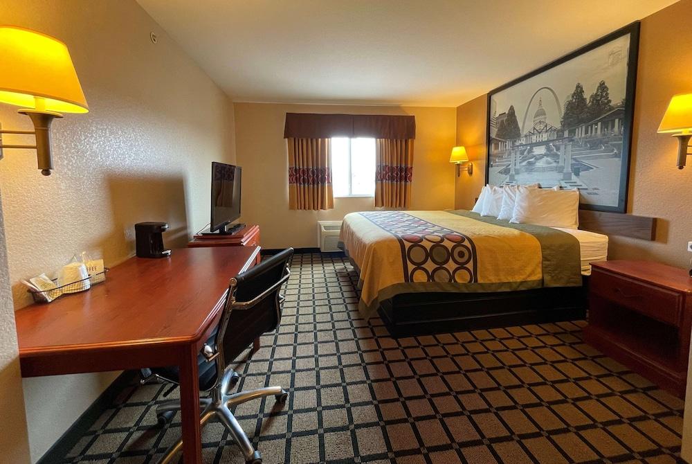Super 8 by Wyndham Rolla