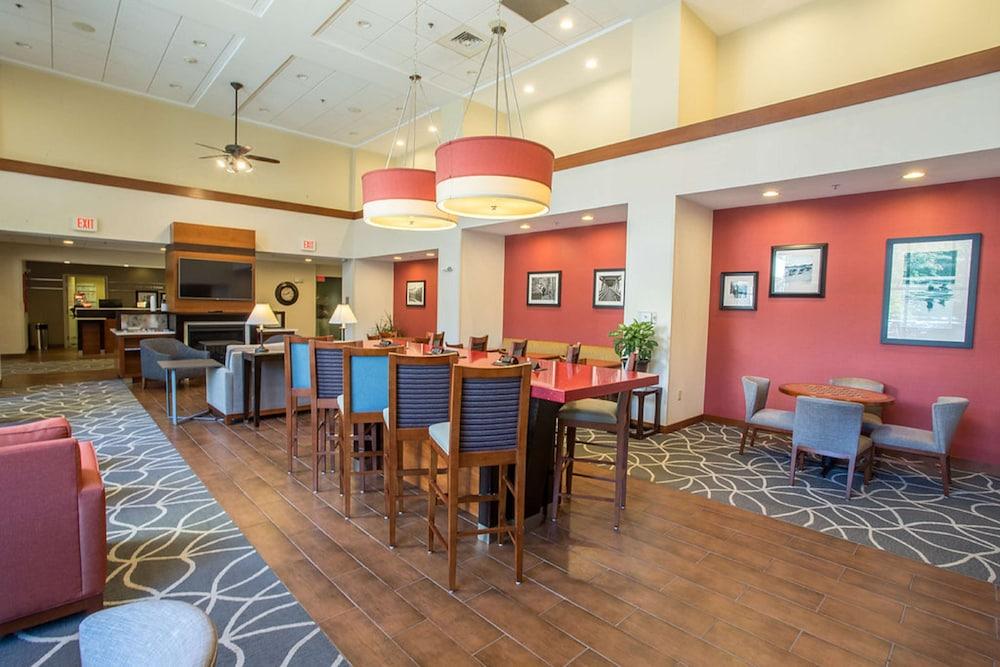 Hampton Inn & Suites Tilton