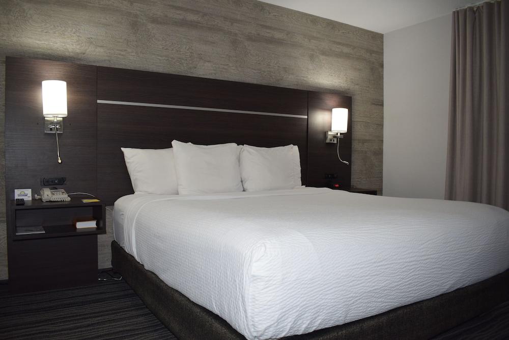 Days Inn by Wyndham Kingston