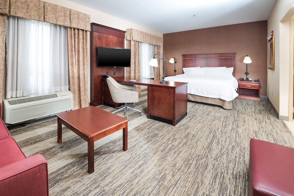 Hampton Inn & Suites Greensburg