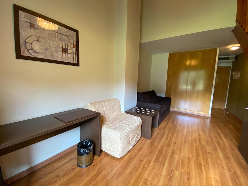 Somriu Hotel Vall Ski