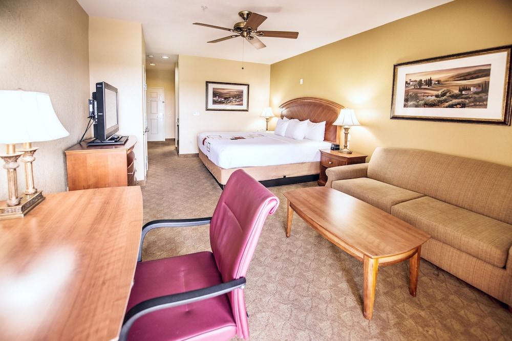 La Quinta Inn & Suites by Wyndham Marble Falls