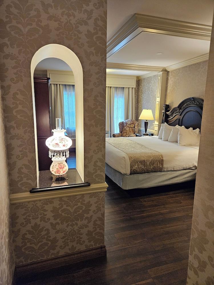 Fulton Steamboat Inn