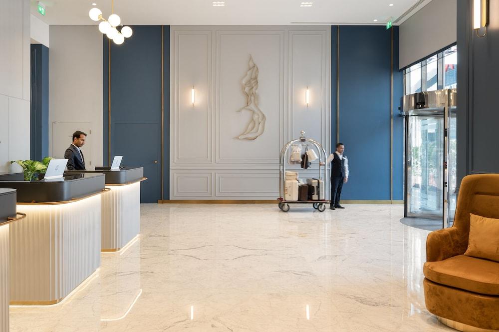 Oaks Liwa Heights Suites