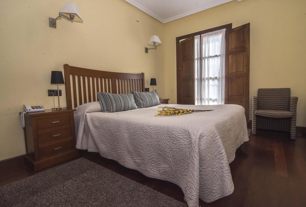 Hotel Puerta del Oriente