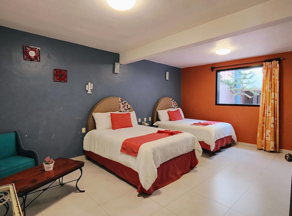 Hotel Jardines del Carmen