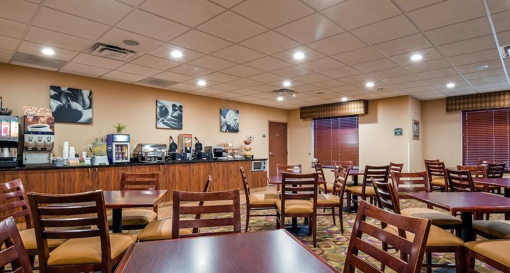 Best Western Plus Victor Inn & Suites