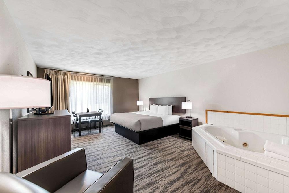 Quality Inn & Suites Munising