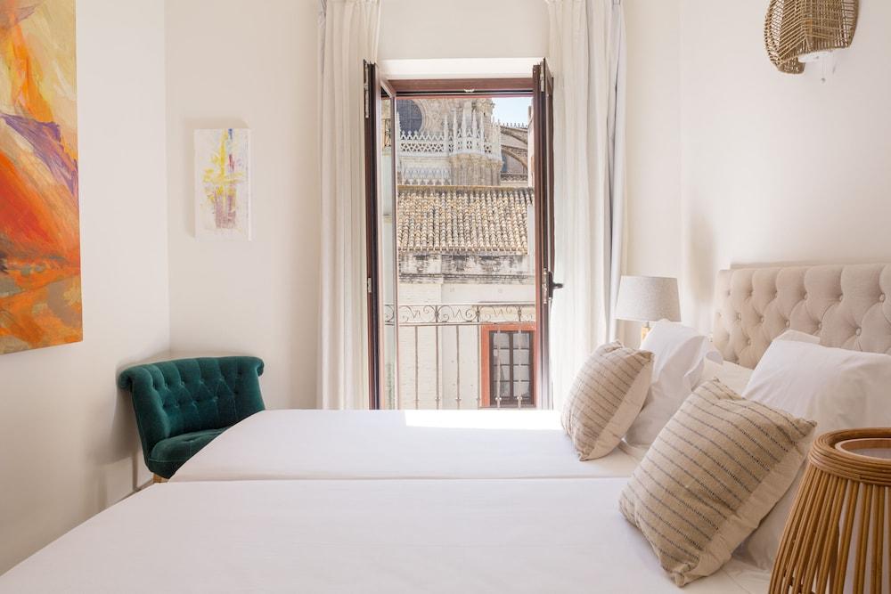 Puerta Catedral Apartments