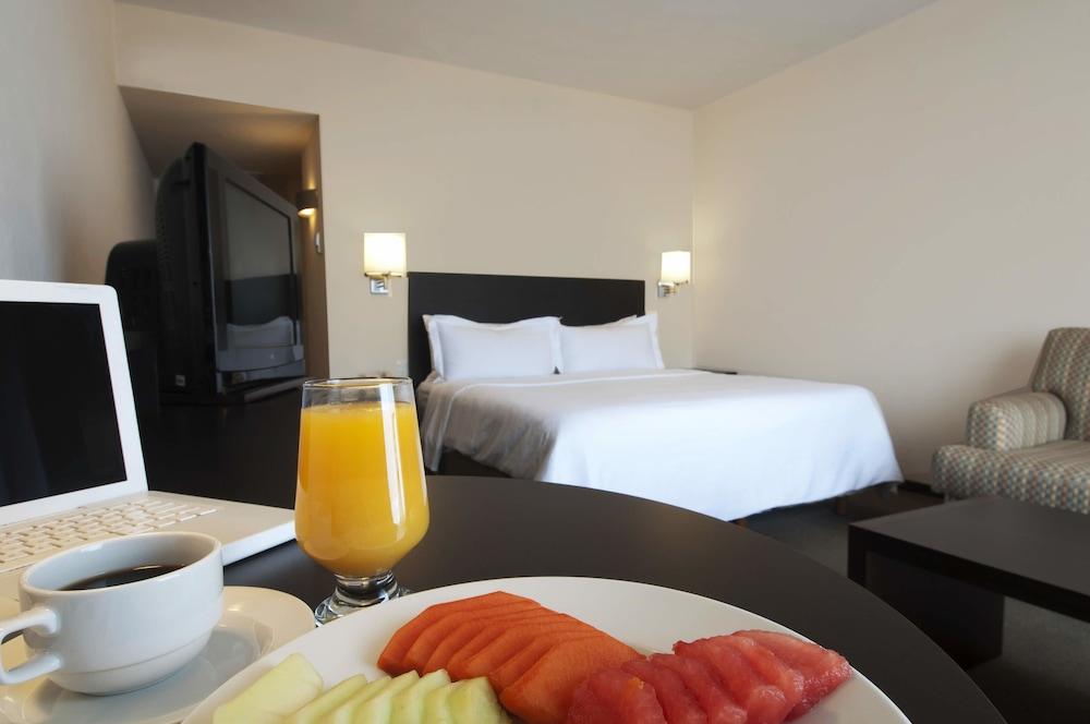 Fiesta Inn Cuernavaca