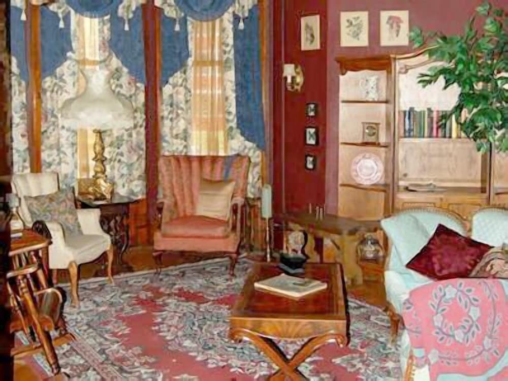 Schuster Mansion Bed & Breakfast