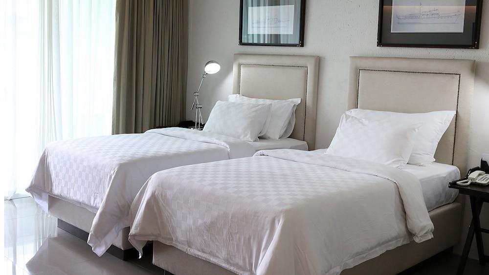 Sugar Palm Grand Hillside